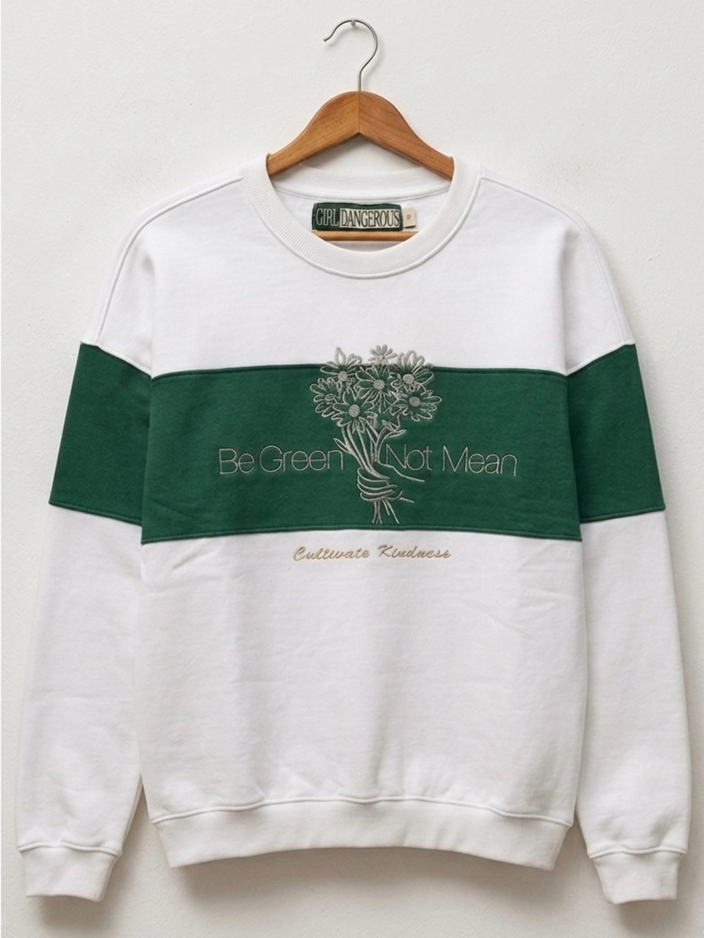 Girl Dangerous x Whole Foods Be Green Not Mean Crewneck Sweatshirt Small S NWOT